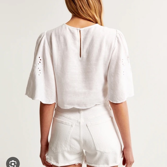 EUC Worn Once! Abercrombie white  Eyelet Angel sleeve Top size Medium ~$80 - Picture 3 of 6